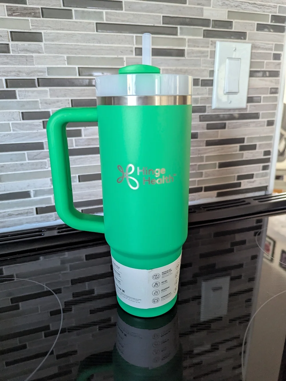 BRAND NEW Stanley Green Insulated Travel Tumbler with Handle and Straw - Picture 2 of 3